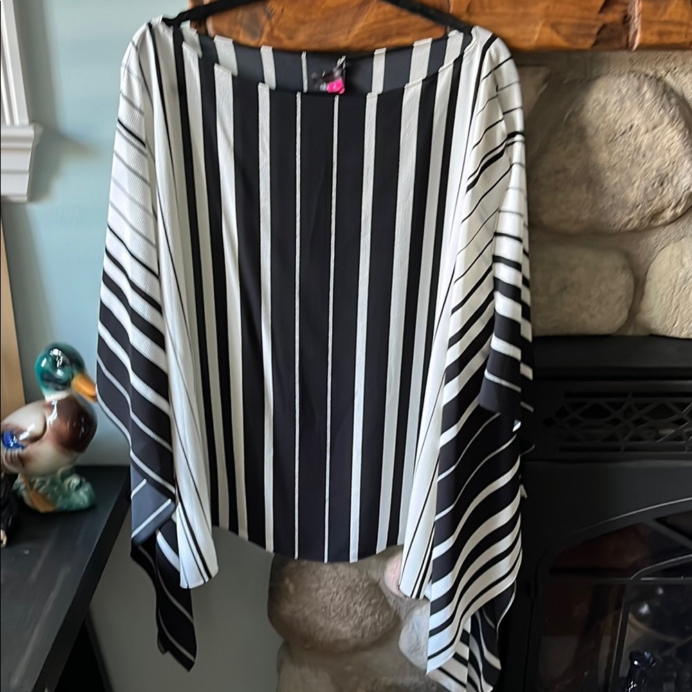 Vince Camuto NWTS Black and White Striped Poncho top